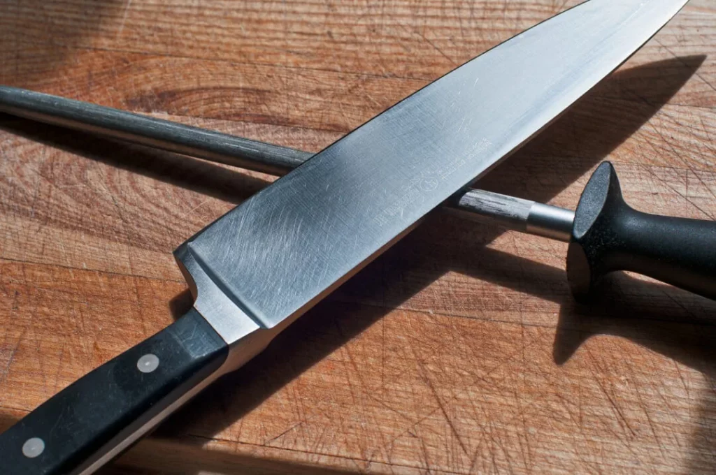 The-Best-Cutting-Board-is-Stainless-Steel